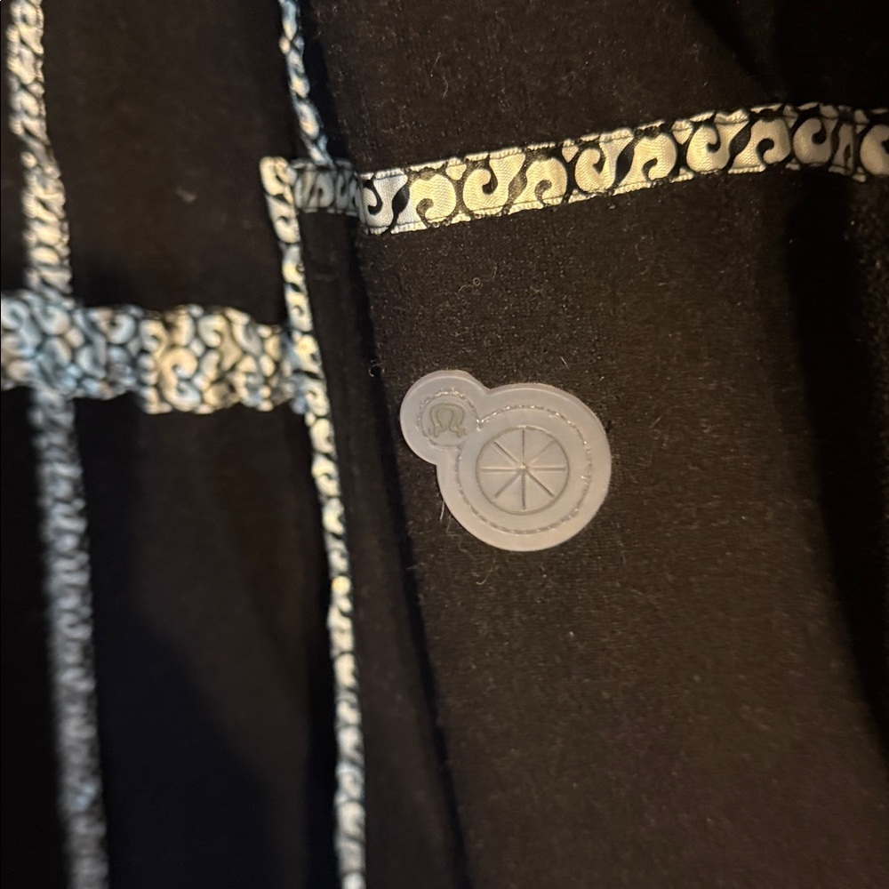 Lululemon Jacket - Picture 8 of 10